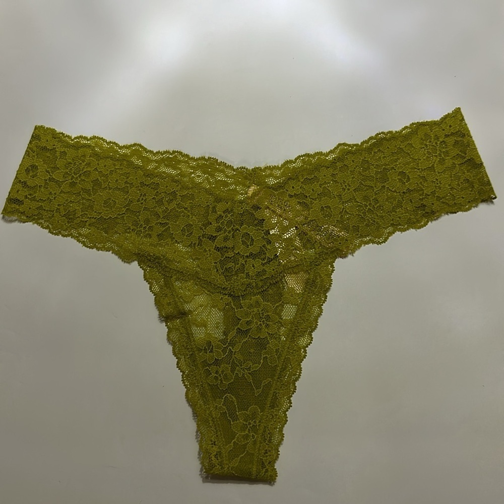 โจ๐NWT Victoria's Secret Lace Thong Panty S/P - Chartreuse Green โจ๐ - Picture 9 of 16
